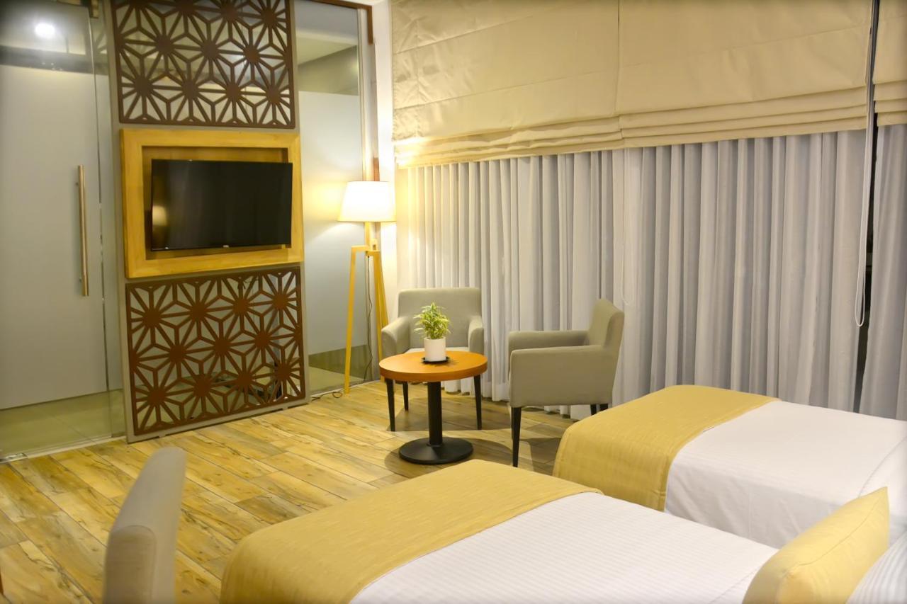 Belmont Boutique Hotel - Free Airport Shuttle Service Негомбо Екстер'єр фото